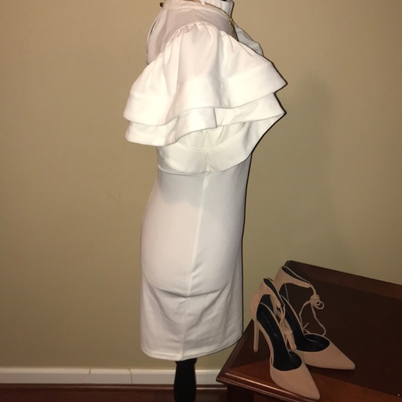 Ruffle Sleeve White Shift Dress Size:M - Picture 2 of 6